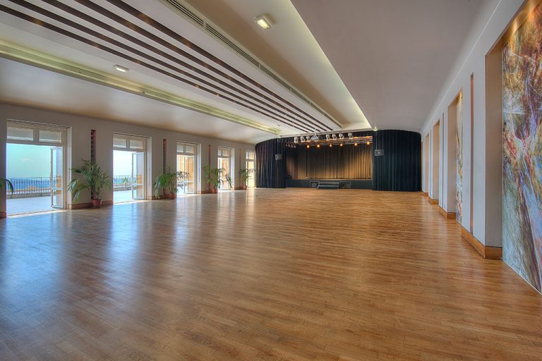 Photo de la salle de gala du palais des congrès de Grasse