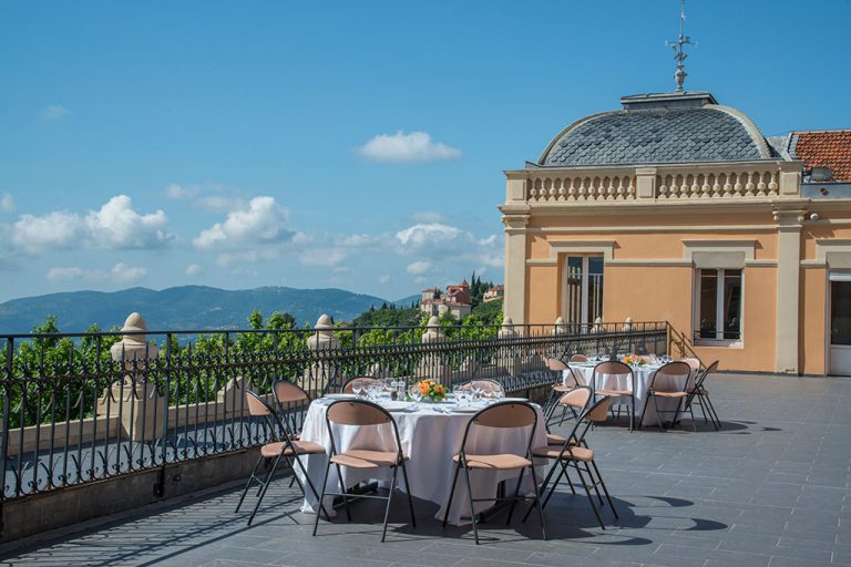 Photo de la terrasse panoramique du palais des congrès de Grasse